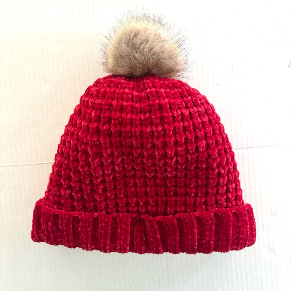 Lands' End Faux Fur Chenielle Red Pom Pom Winter Hat Beanie‎ Women’s Size S/M